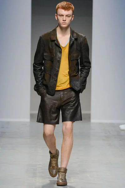 Look 8